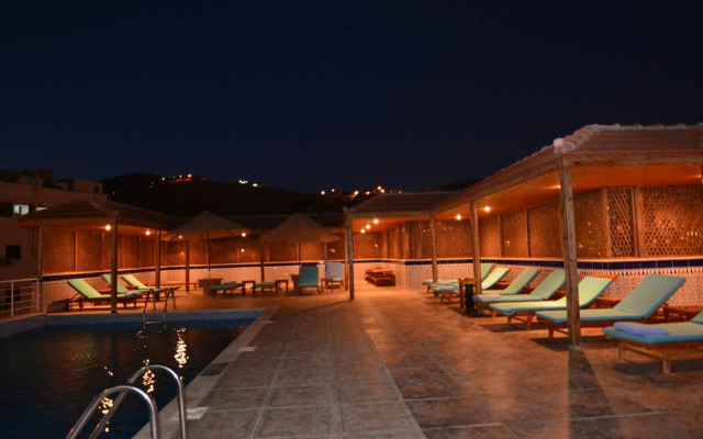 Petra Moon Hotel