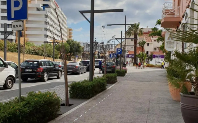 Marina Plaza 2