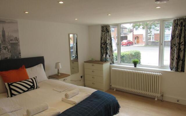 The Cambridge Suites -Tas Accommodations