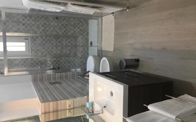 Queen chic apartment