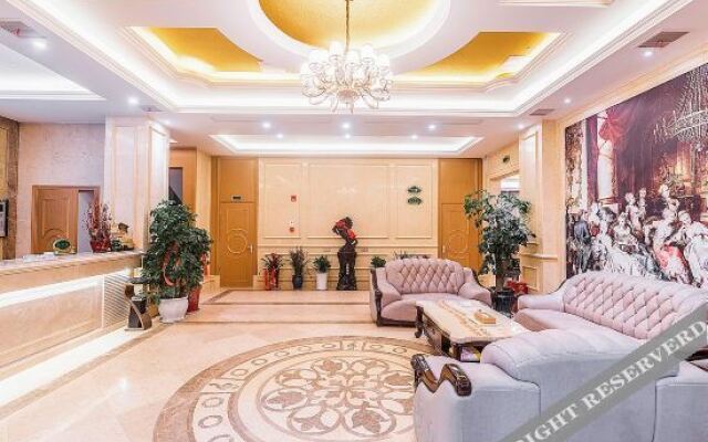 Vienna 3 Best Hotel (Yingshan Bus Station)
