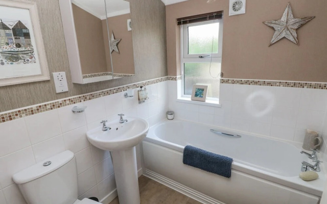 1 Hornbeam Lodge