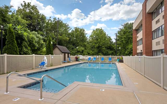 Best Western Plus Reading Inn & Suites