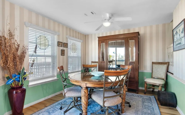 Pelican Point 2 Bedroom Townhouse by RedAwning