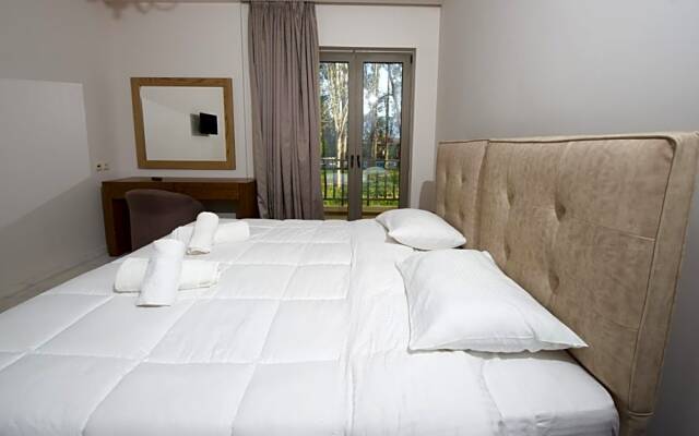 Corali Resort