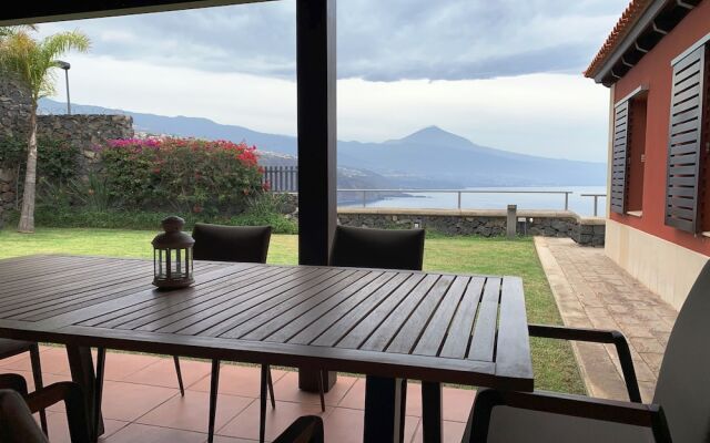 Prime Sea and Mountain views Home with pool