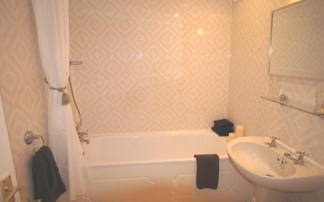 London Victoria Apartment - Brompton House