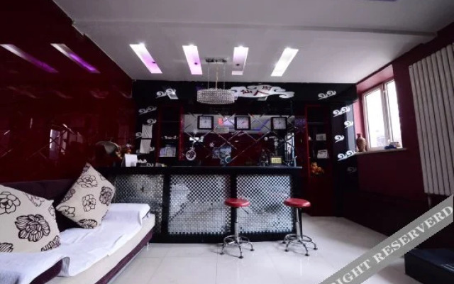 Xianrenge Express Hotel