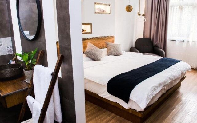 Wuzhen Qiutian Northern Art Design Hotel