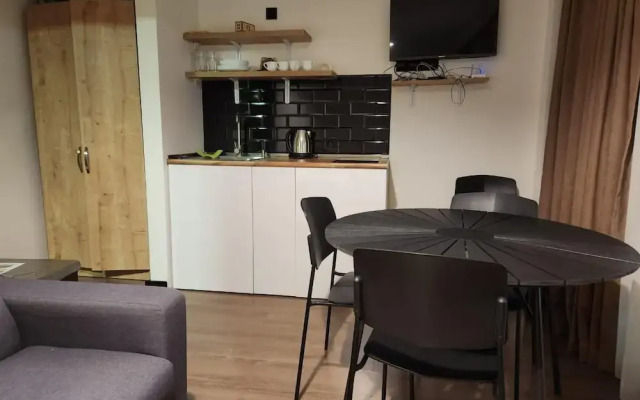 Walk to Ski Lift-1br-studio-balcony-parking