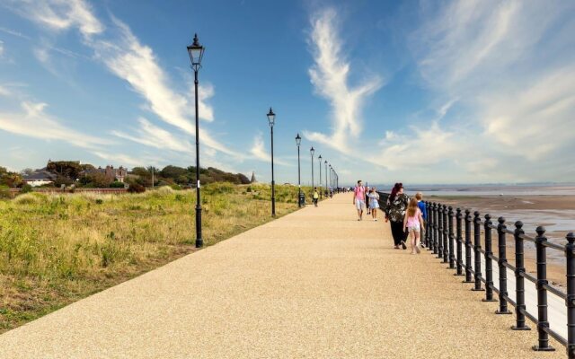 Inviting 1-bed Apartment in Lytham Saint Annes