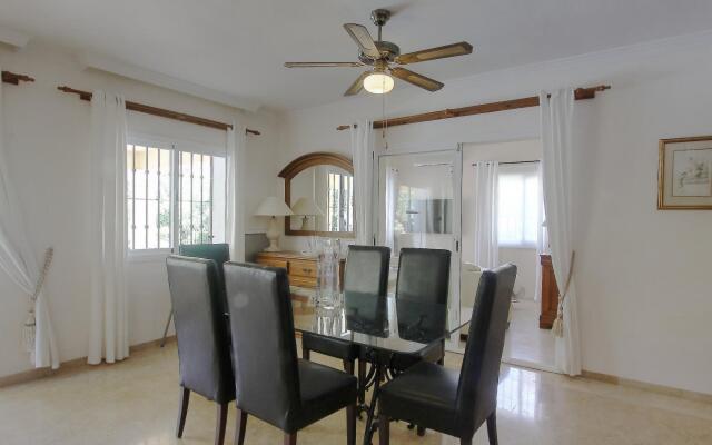 1106- Bel Air Family Villa