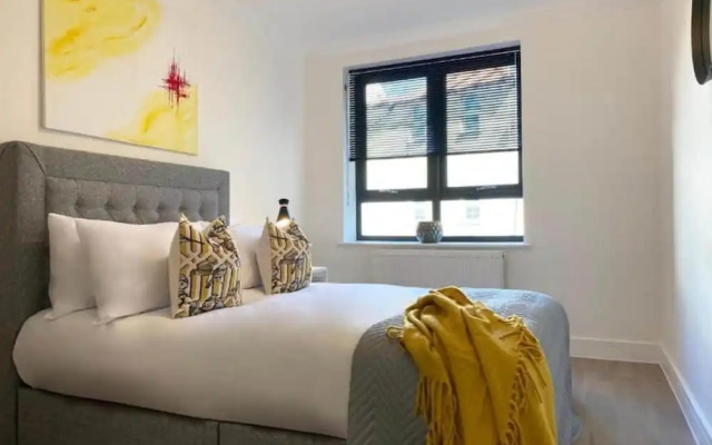 Modern Stylish 2 bedroom 2 Bath Apts.