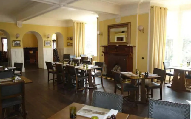 Kilmarnock Arms Hotel