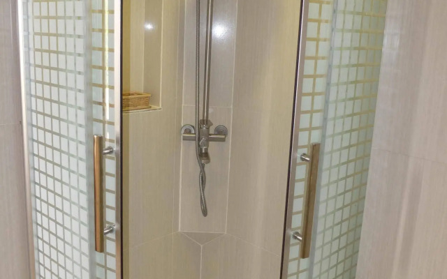 Imerex Plaza Hotel