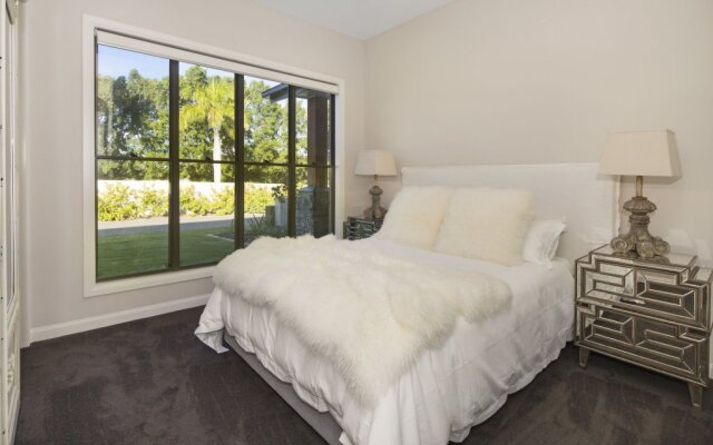 Hamptons ,  Sanctuary Cove