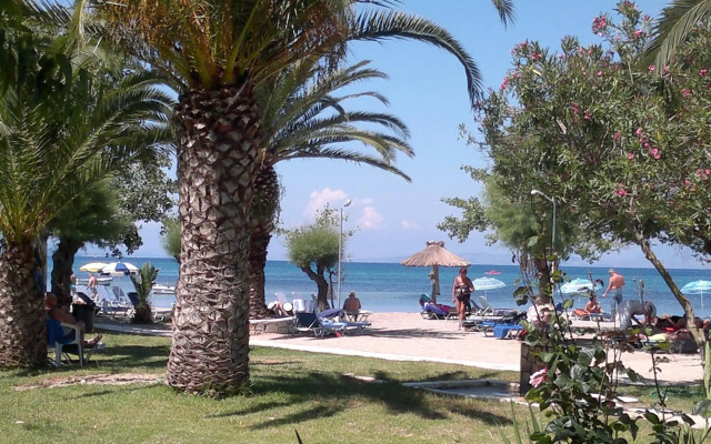 Three Stars Beach Hotel