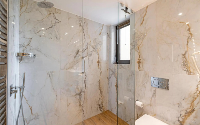 201- HiEndAccomodation-TopLocation