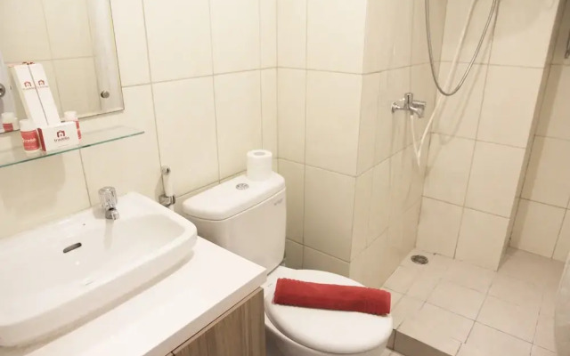 Deluxe and Comfortable The Springlake Summarecon Apartment