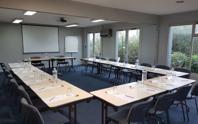 Campanile Salon De Provence