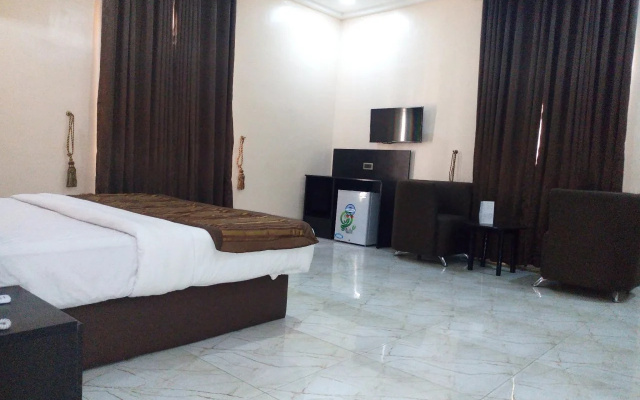 Bana Hotel & Suites