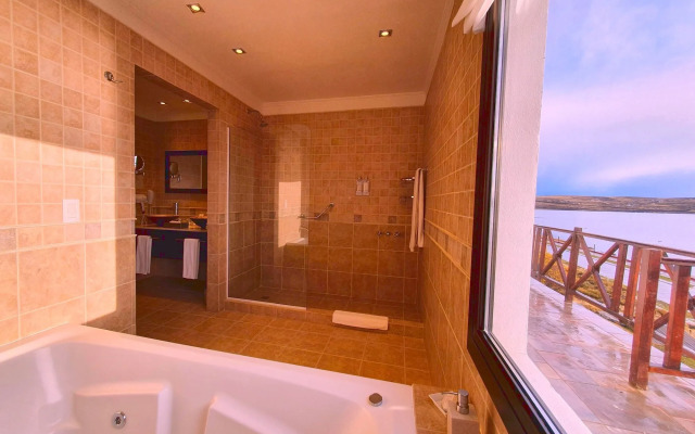 Xelena Hotel & Suites