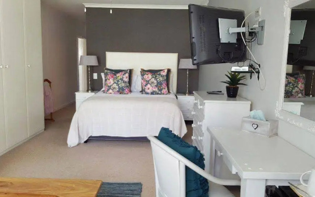 Sunset Lodge Guest House