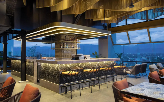 Hotel Santika Premiere Padang