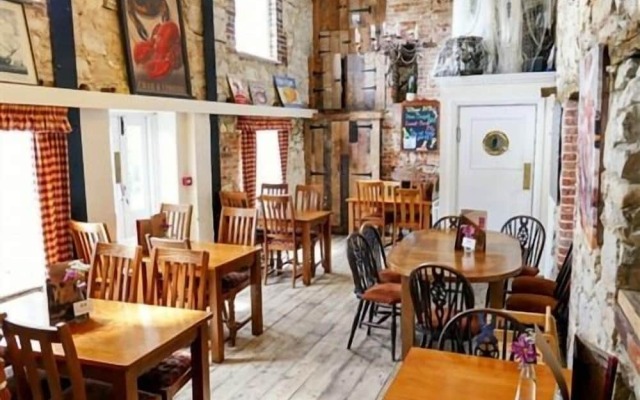 Crab and Lobster Inn