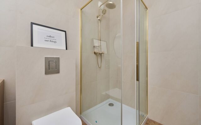 Wrocław Central Apartment by Renters