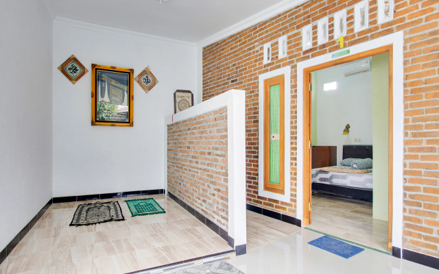 OYO 3355 Homestay Syariah Asyuban