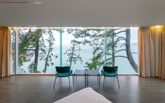 Laterrace Cove Suite