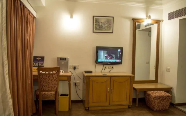 OYO Premium Zone I MP Nagar 2