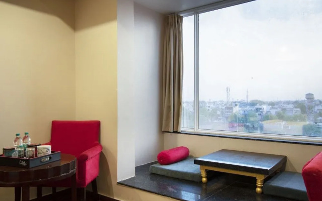 Oyo Townhouse  132 Hotel The Grand
