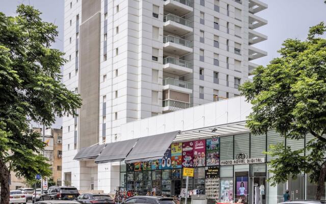 Seaside High-Rise Apt by Sea N' Rent