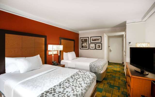 La Quinta Inn & Suites by Wyndham Nashville Airport/Opryland