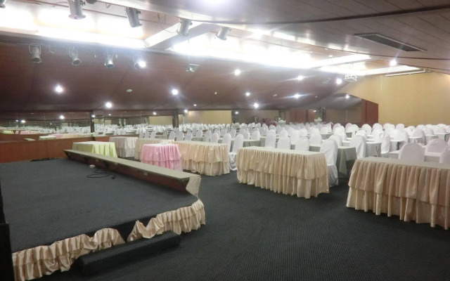 Ayutthaya Thanee Hotel