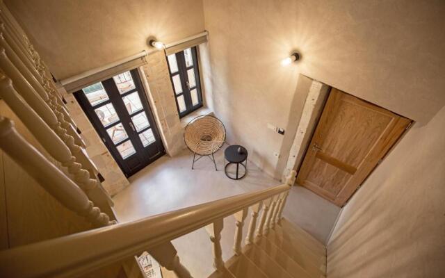 J&G Suites