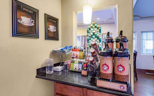 AmericInn by Wyndham Des Moines Airport