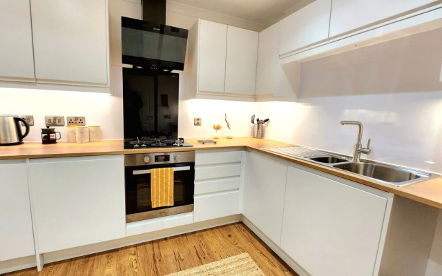 Charming Home Overlooking River Clyde