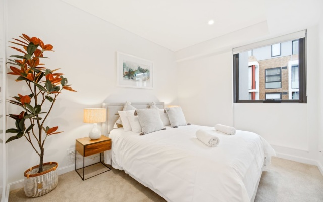 Brand New Ultra Luxe Apt Next To Central CBD – Guest Rooms – Sydney