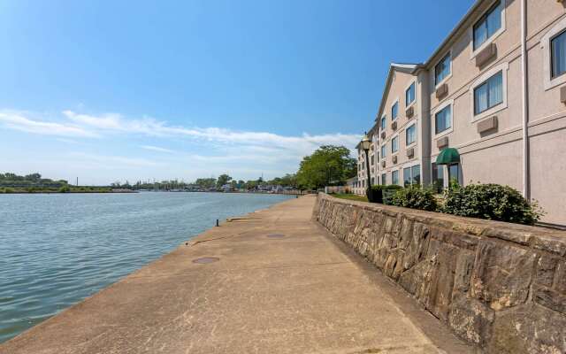 Comfort Inn River's Edge