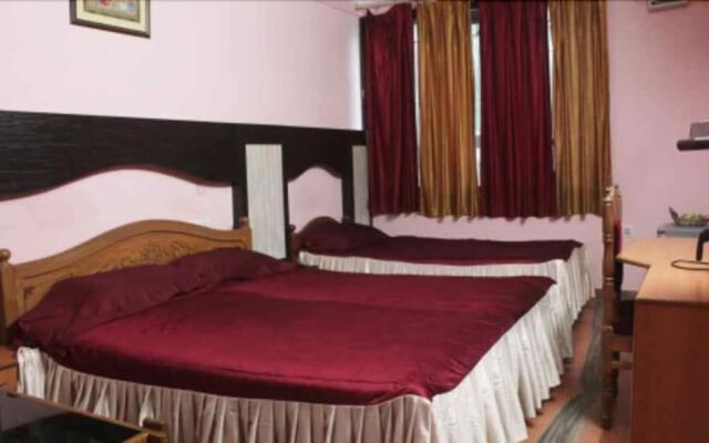 OYO Rooms Rajmahal Square 2