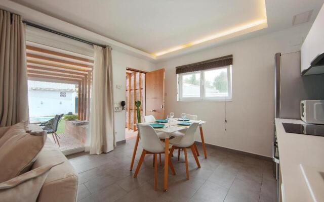 New house 80 m from the beach