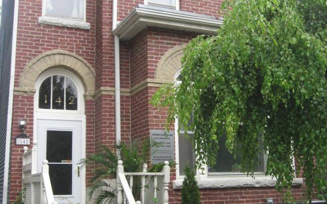 Toronto Garden Inn Bed and Breakfast