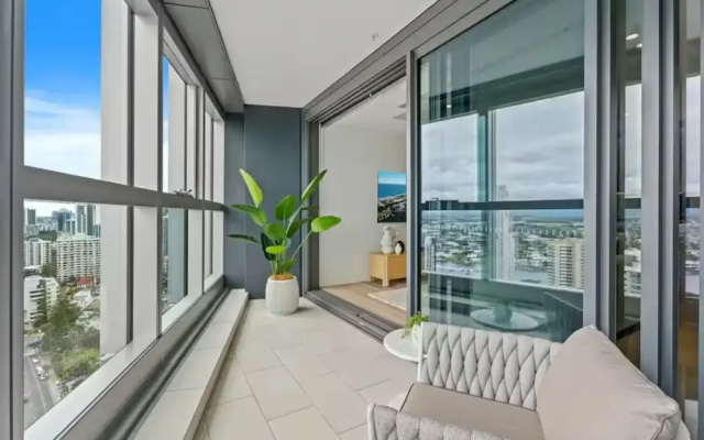 Jewel Residence Luxury Surfers Paradise Apartment With Shared Pool