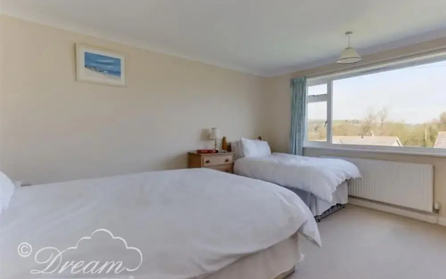 Hillview Bungalow