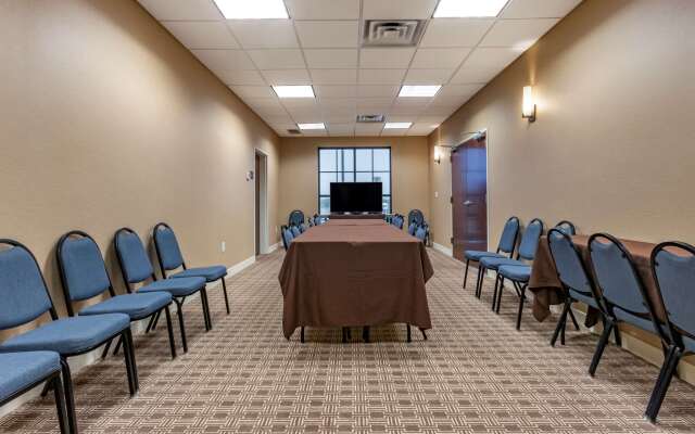 Comfort Suites Airport - University