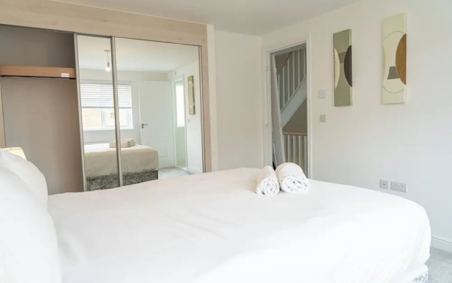 3 Bedroom 3.5 Bathroom House Chichester
