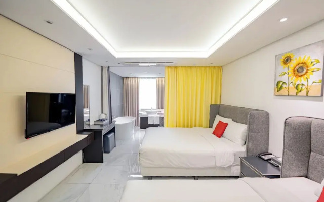 Waystone Seoubong Hotel